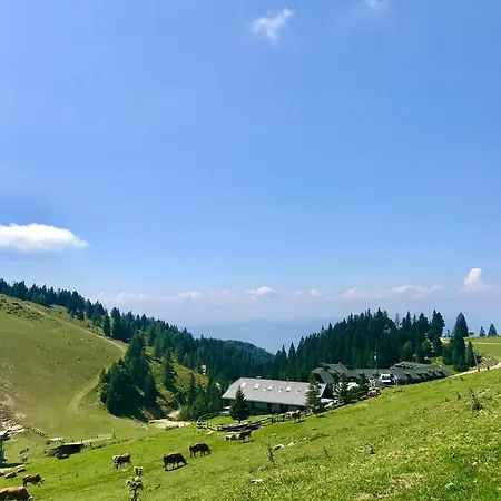 아파트 Apartma V Objemu Gora - Krvavec 서클리예나고렌스켐