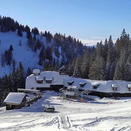 아파트 Apartma V Objemu Gora - Krvavec 서클리예나고렌스켐